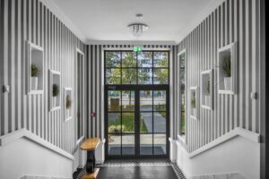 Apartament w odrestaurowanej kamienicy Merliniego - zdjęcie 1